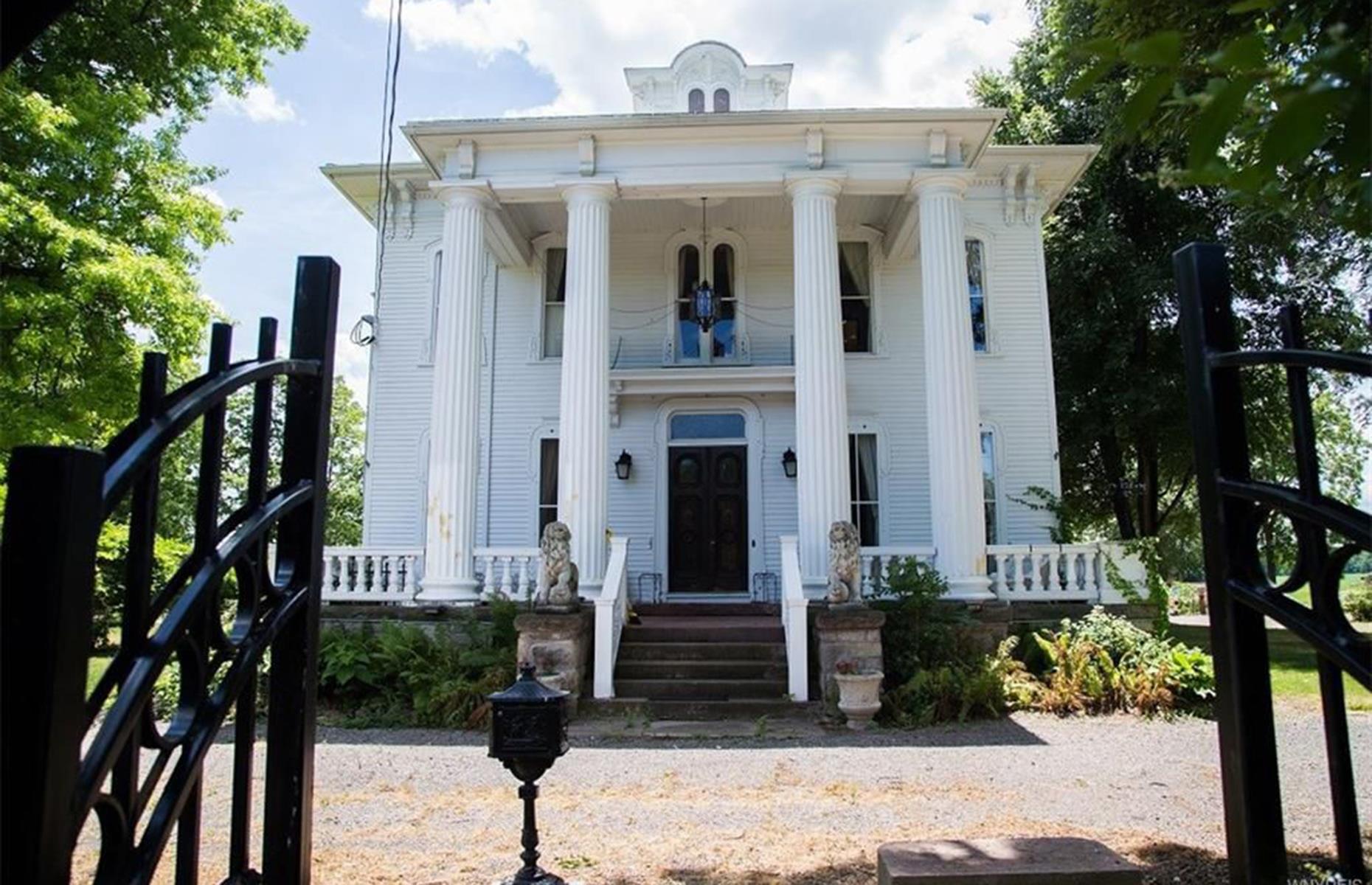 The Pillars Estate in Albion, New York, USA: $499,000 (£357k)